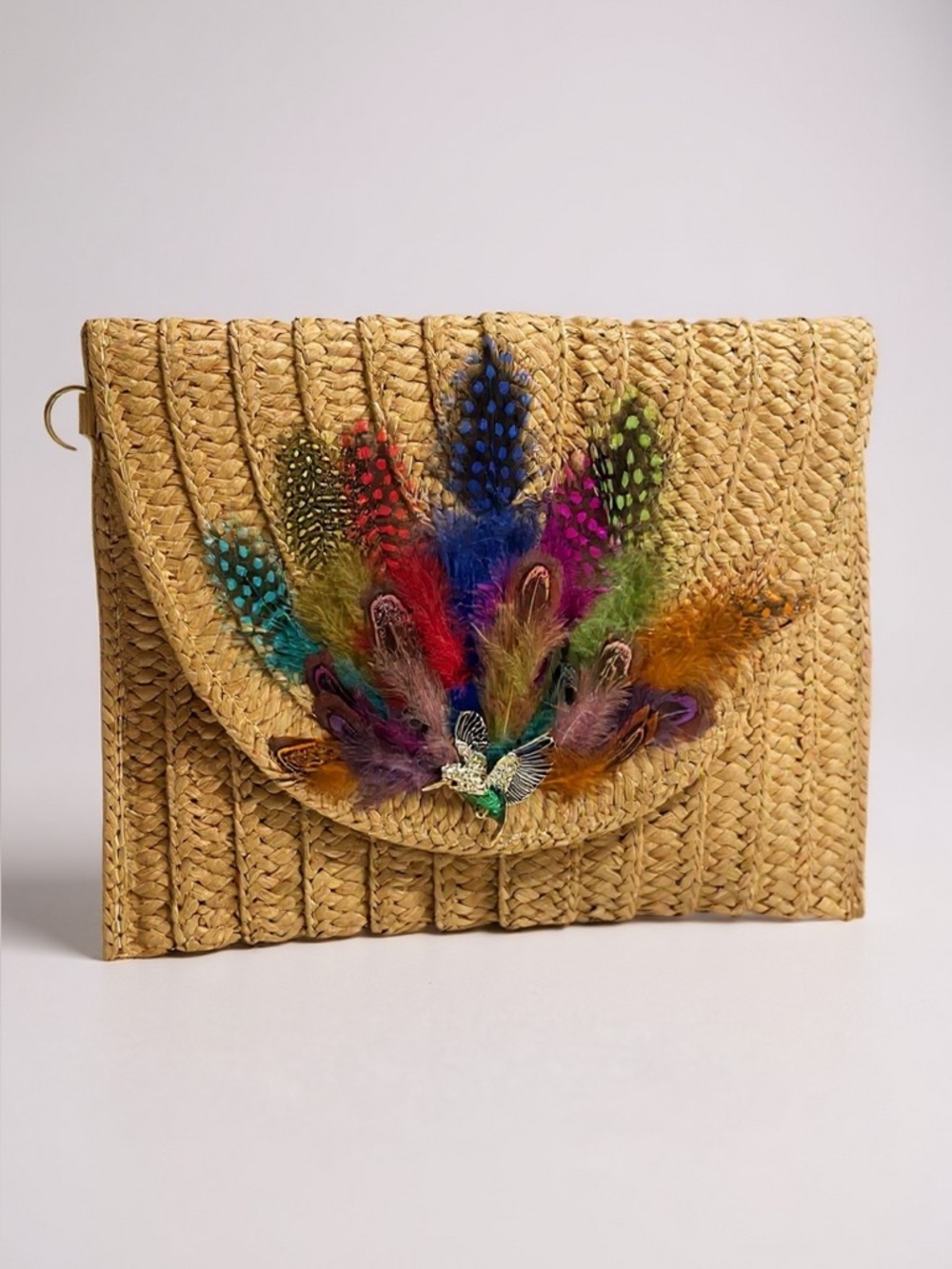 FEATHERED WHIMSY HAND DESIGNED LAYERED STRAW ENVELOPE CLUTCH/ CROSSBODY PURSE